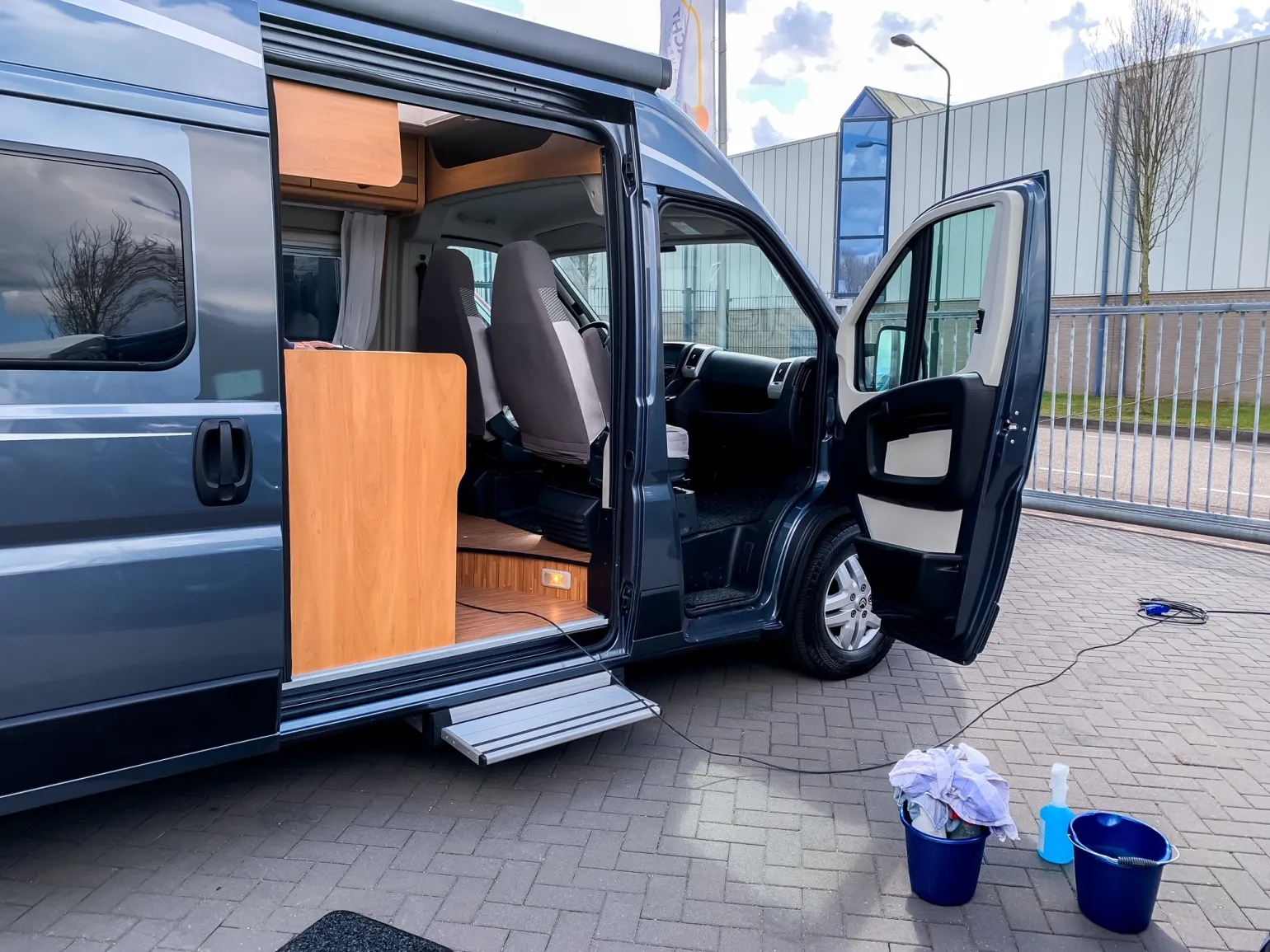 Schoonmaken van een camper