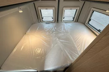 Sunlight Cliff 600RT, bed